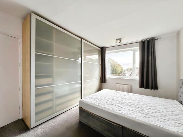 1 bedroom apartment for sale in Leeds, United Kingdom - Image 7