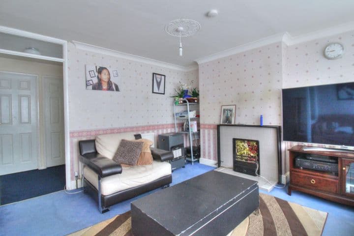 3 bedrooms house for sale in Basildon, United Kingdom - Image 4