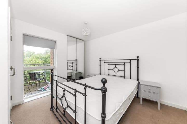 1 bedroom apartment for sale in London, United Kingdom - Image 5