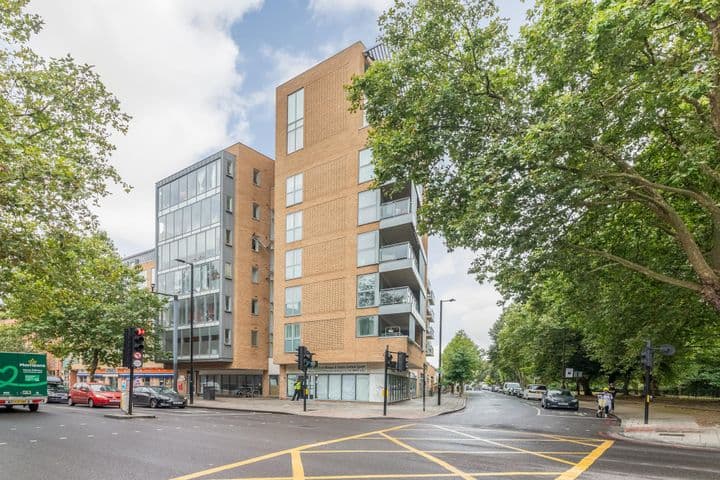 1 bedroom apartment for sale in London, United Kingdom - Image 4