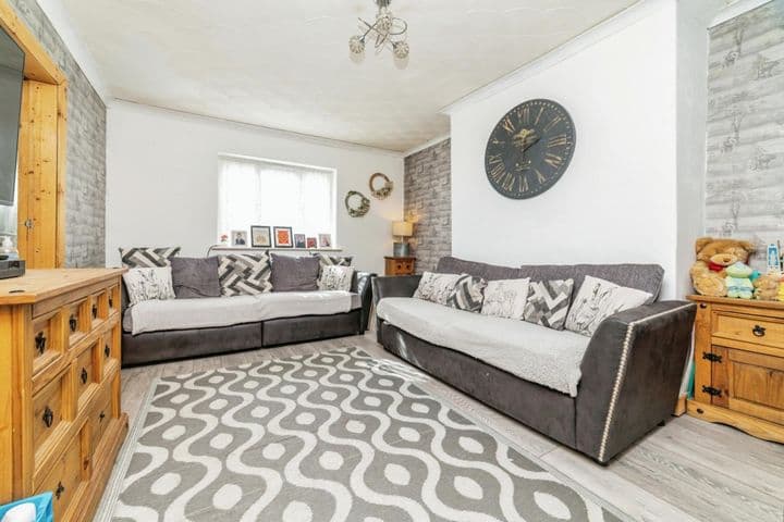 3 bedrooms house for sale in Barnsley, United Kingdom - Image 3