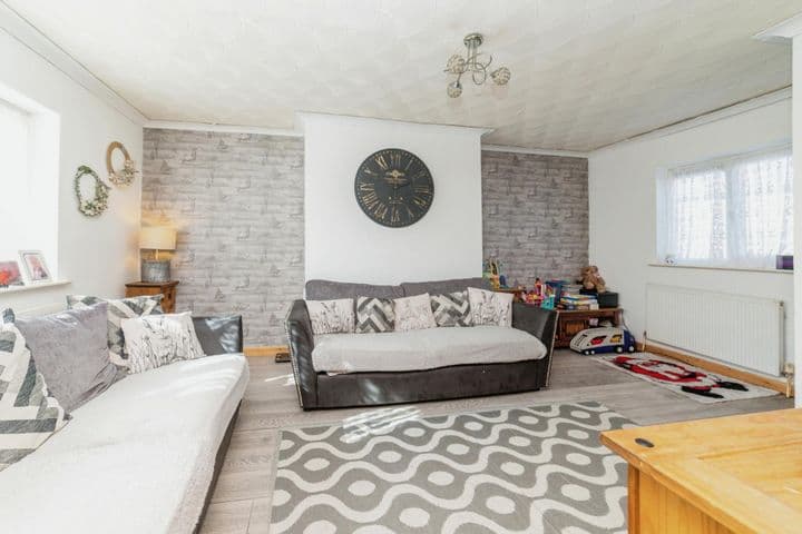 3 bedrooms house for sale in Barnsley, United Kingdom - Image 6