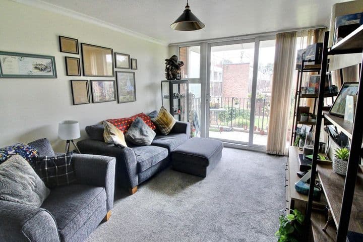 2 bedrooms apartment for sale in Nuneaton, United Kingdom - Image 6