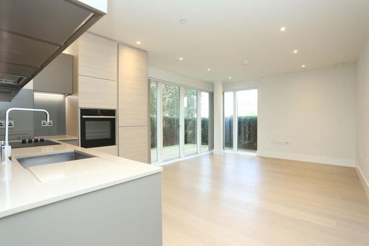 1 bedroom apartment for sale in London, United Kingdom - Image 6