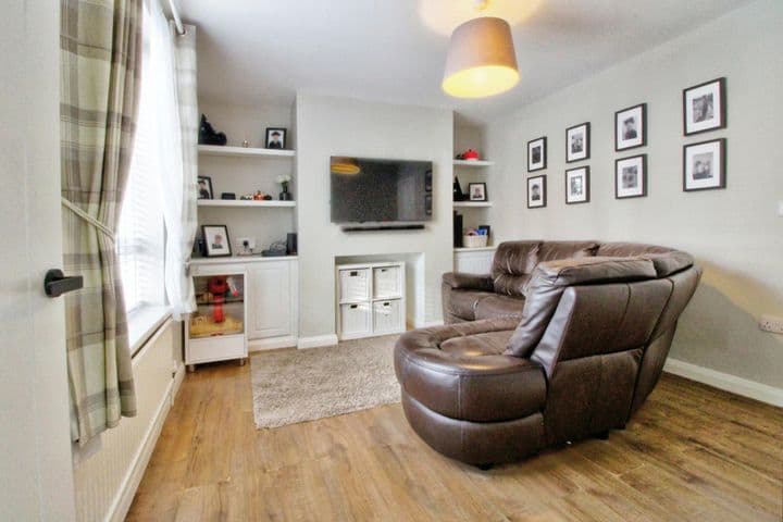 3 bedrooms house for sale in Rotherham, United Kingdom - Image 3