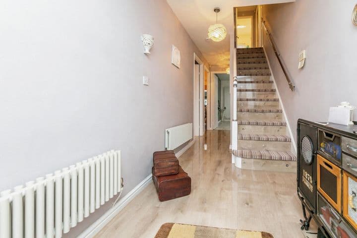 4 bedrooms house for sale in Barnsley, United Kingdom - Image 2