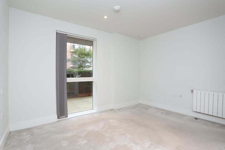 1 bedroom apartment for sale in London, United Kingdom - Image 11