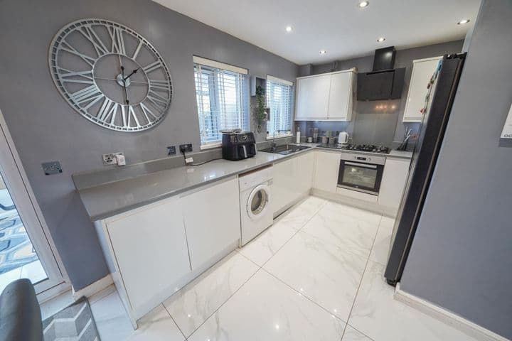 3 bedrooms house for sale in Swansea, United Kingdom - Image 8