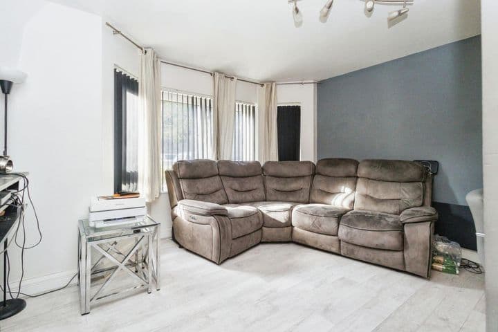 2 bedrooms apartment for sale in Manchester, United Kingdom - Image 9