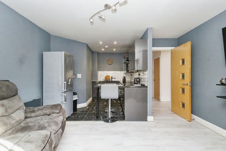 2 bedrooms apartment for sale in Manchester, United Kingdom - Image 6