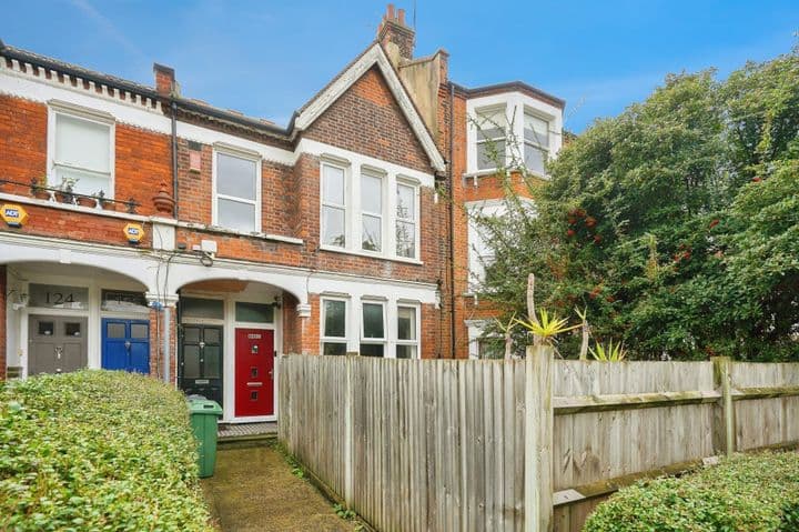 3 bedrooms house for sale in London, United Kingdom - Image 5