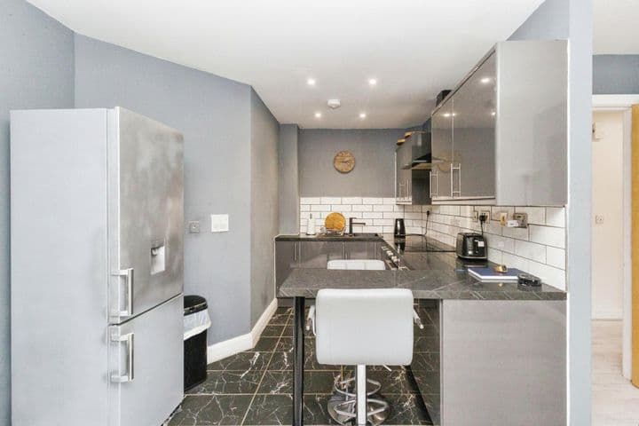 2 bedrooms apartment for sale in Manchester, United Kingdom - Image 3