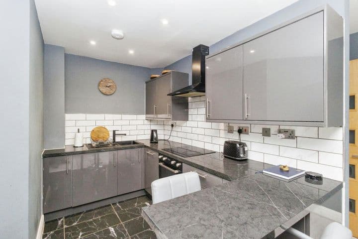 2 bedrooms apartment for sale in Manchester, United Kingdom - Image 7