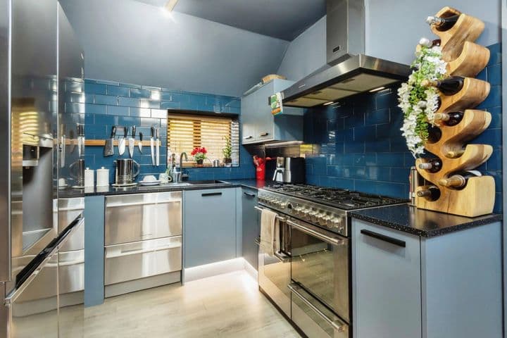 4 bedrooms house for sale in Nottingham, United Kingdom - Image 9