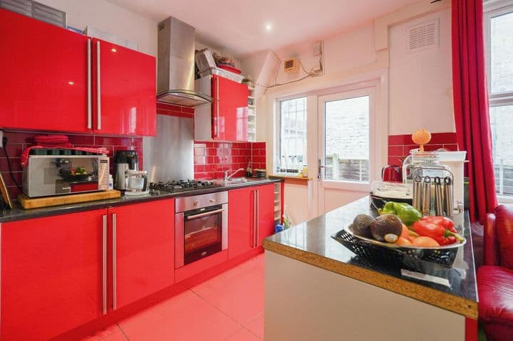 3 bedrooms house for sale in London, United Kingdom - Image 6