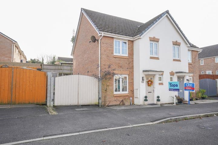 3 bedrooms house for sale in Neath Port Talbot, United Kingdom - Image 2