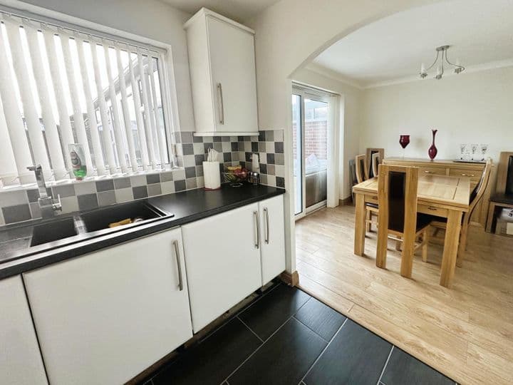 3 bedrooms house for sale in Wolverhampton, United Kingdom - Image 6