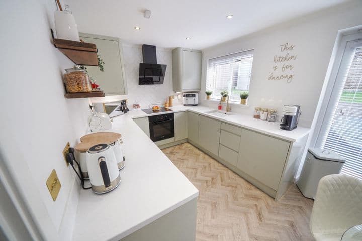 3 bedrooms house for sale in Neath Port Talbot, United Kingdom - Image 7