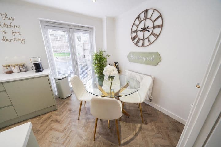 3 bedrooms house for sale in Neath Port Talbot, United Kingdom - Image 9