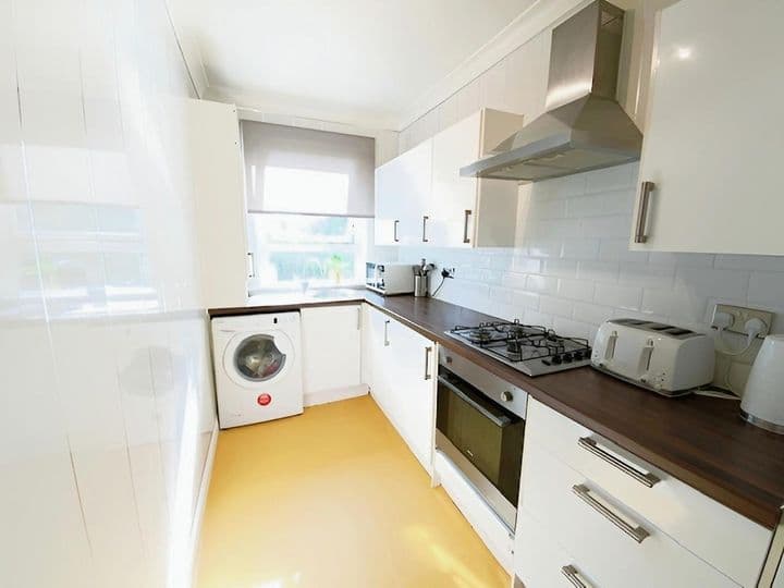 2 bedrooms apartment for sale in Glasgow, United Kingdom - Image 6