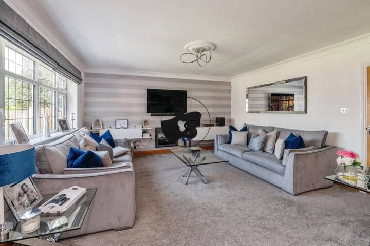 4 bedrooms house for sale in Basildon, United Kingdom - Image 5