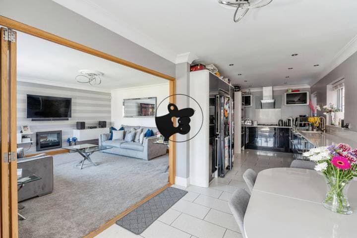 4 bedrooms house for sale in Basildon, United Kingdom - Image 9