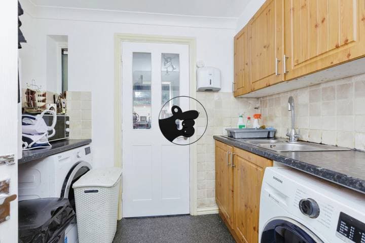 3 bedrooms house for sale in Leicester, United Kingdom - Image 5