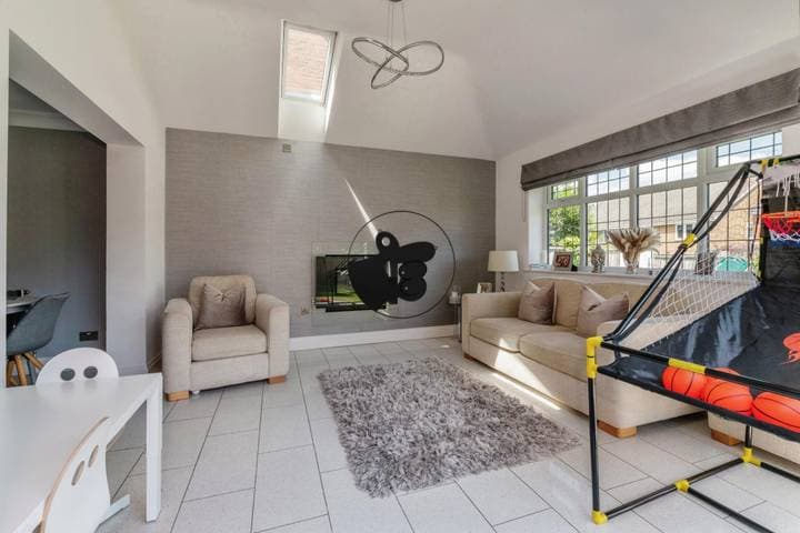 4 bedrooms house for sale in Basildon, United Kingdom - Image 11