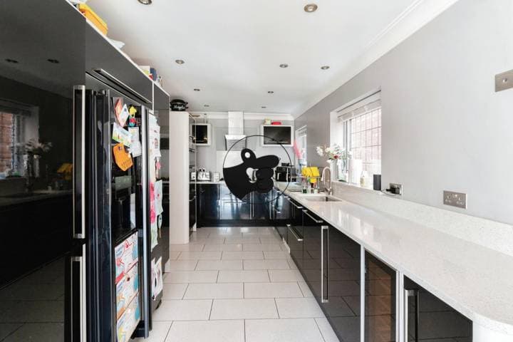 4 bedrooms house for sale in Basildon, United Kingdom - Image 8