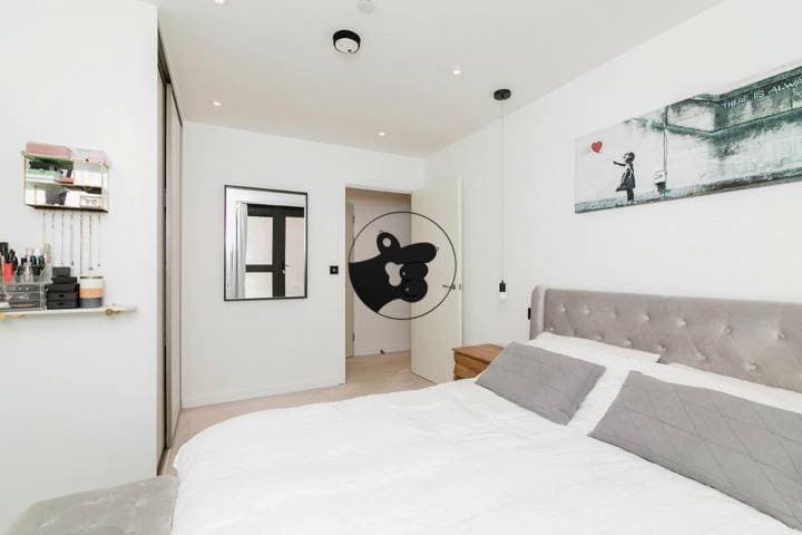 2 bedrooms apartment for sale in London, United Kingdom - Image 13