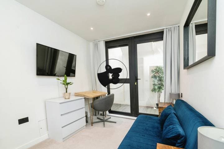 2 bedrooms apartment for sale in London, United Kingdom - Image 14