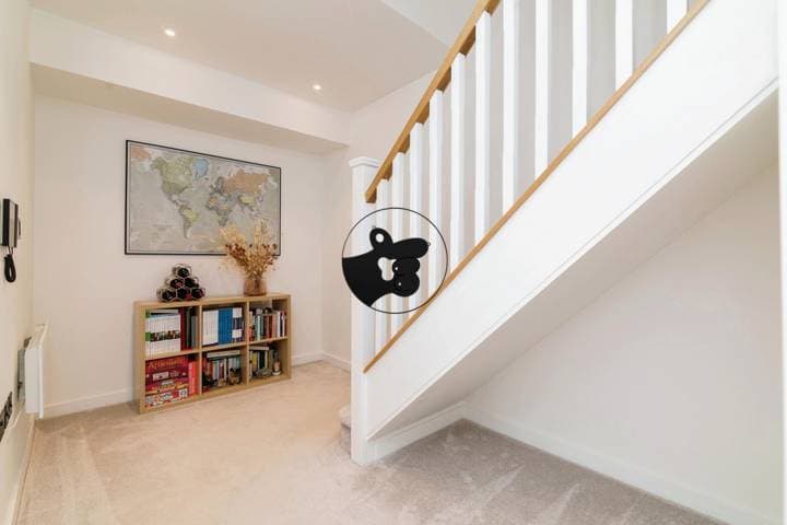 2 bedrooms apartment for sale in London, United Kingdom - Image 11