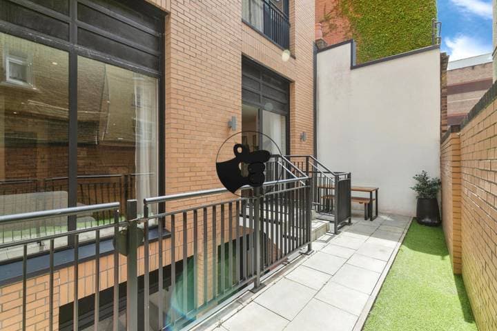 2 bedrooms apartment for sale in London, United Kingdom - Image 8