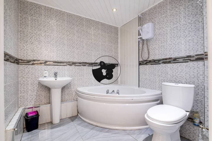 1 bedroom apartment for sale in Birmingham, United Kingdom - Image 9