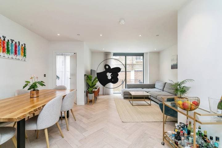 2 bedrooms apartment for sale in London, United Kingdom - Image 22