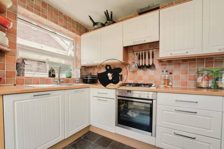 4 bedrooms house for sale in Cheltenham, United Kingdom - Image 9