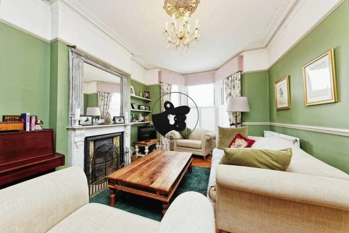 7 bedrooms house for sale in Margate, United Kingdom - Image 3