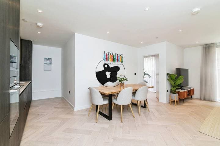 2 bedrooms apartment for sale in London, United Kingdom - Image 5