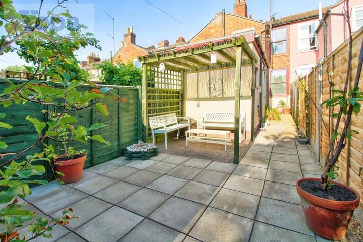 2 bedrooms house for sale in Ipswich, United Kingdom - Image 11