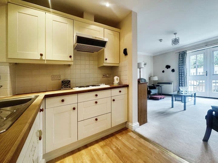 1 bedroom apartment for sale in Bristol, United Kingdom - Image 9