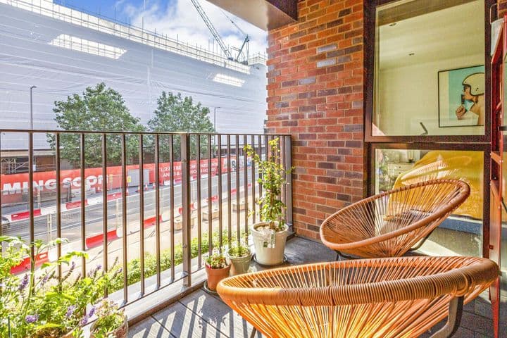 2 bedrooms apartment for sale in London, United Kingdom - Image 7