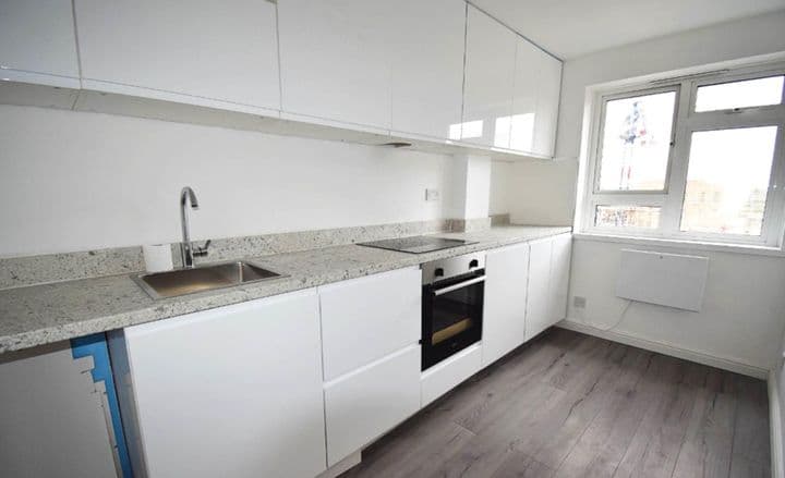 2 bedrooms apartment for sale in London, United Kingdom - Image 8