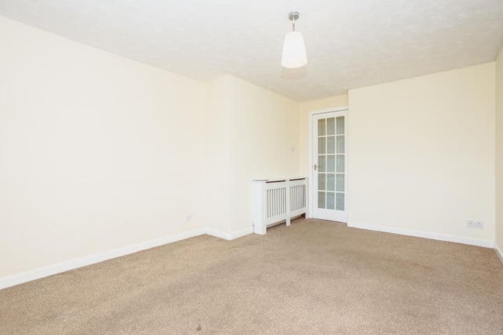 1 bedroom apartment for sale in Dumfries and Galloway, United Kingdom - Image 3