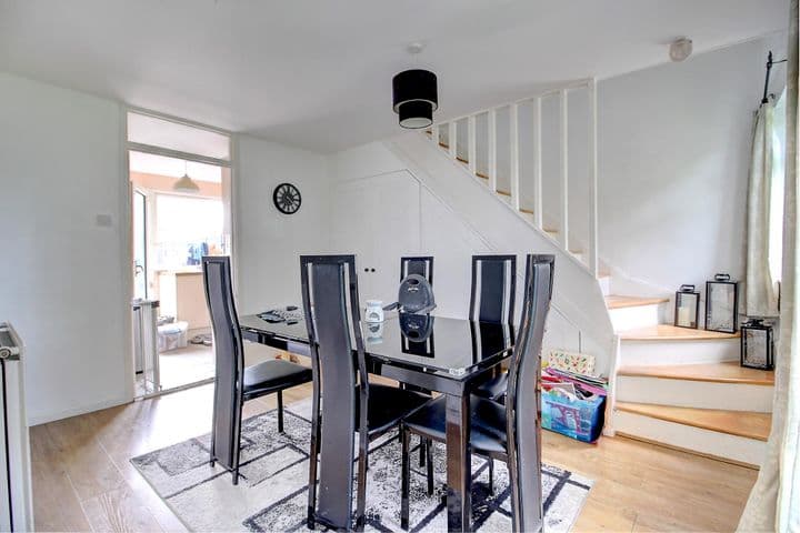 4 bedrooms house for sale in Basingstoke, United Kingdom - Image 3