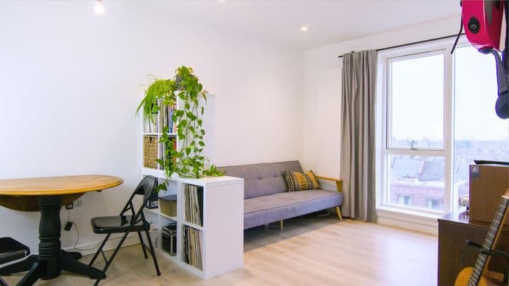 1 bedroom apartment for sale in London, United Kingdom - Image 6