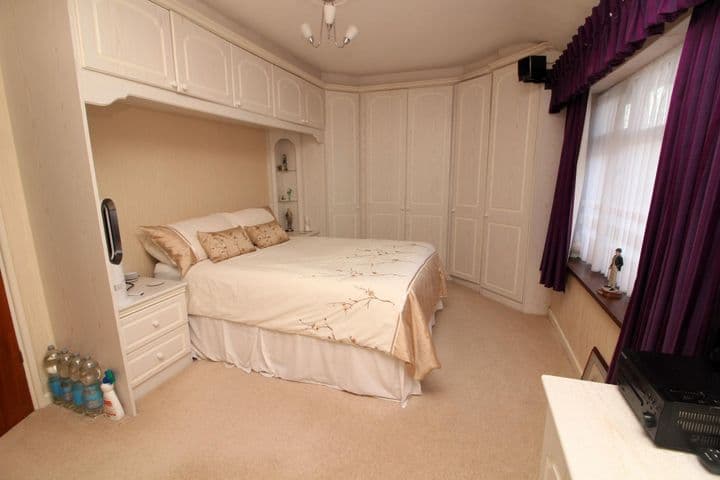 2 bedrooms house for sale in Dagenham, United Kingdom - Image 8