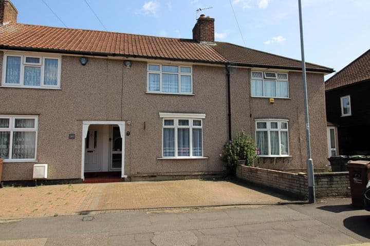 2 bedrooms house for sale in Dagenham, United Kingdom - Image 2