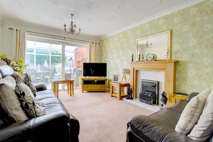 2 bedrooms house for sale in Streetly, United Kingdom - Image 5