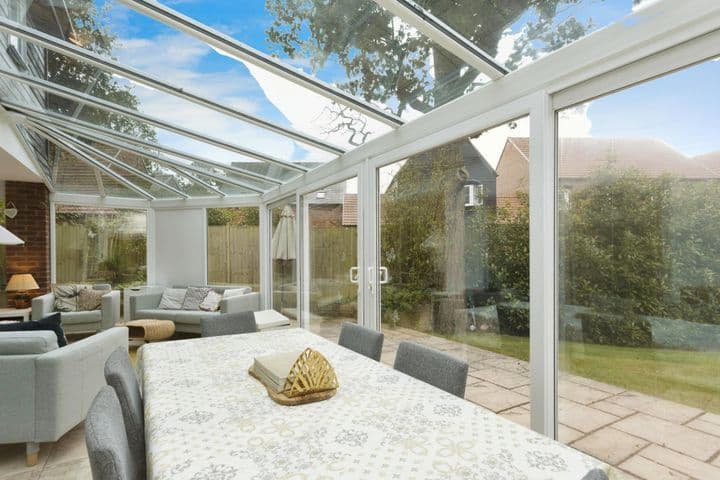 4 bedrooms house for sale in Horsham, United Kingdom - Image 6