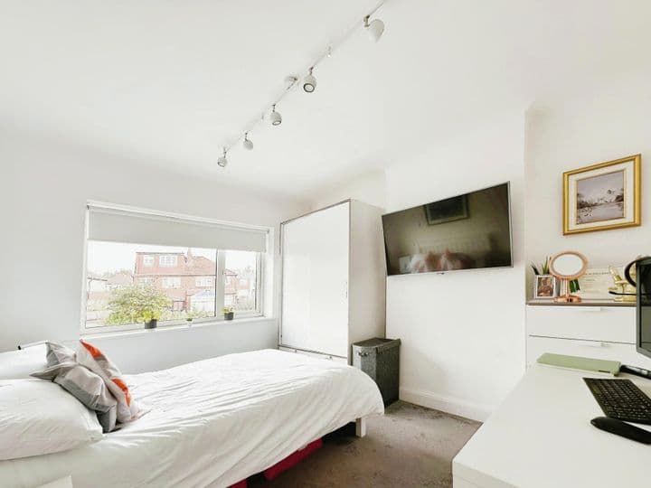 3 bedrooms house for sale in Leeds, United Kingdom - Image 8